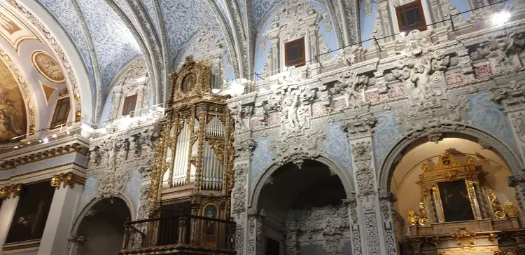 Các khách sạn gần San Esteban Church (Iglesia de San Esteban)