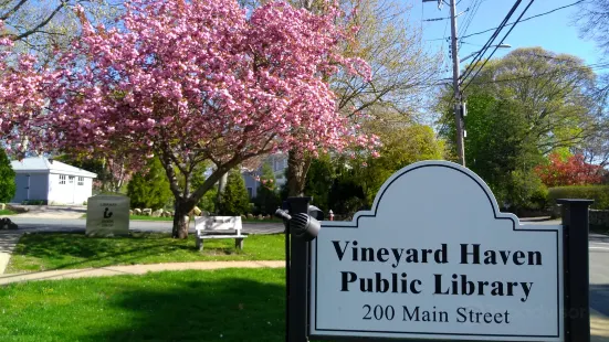 Vineyard Haven Public Library