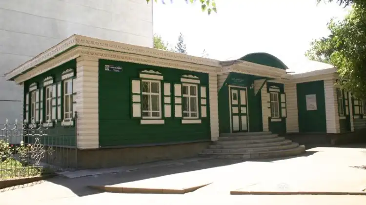 Hotels near Literaturnyy Muzey Imeni I. Zhansugurova