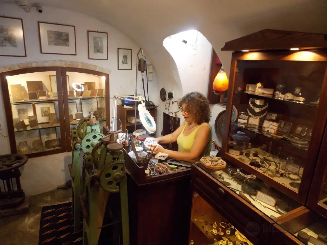 Hotels near Anastasia Livieratou Jewelry