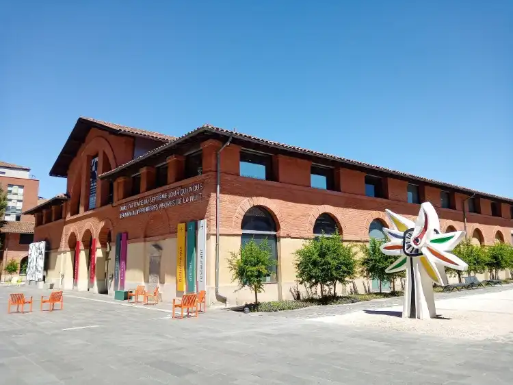 Hotels near Les Abattoirs