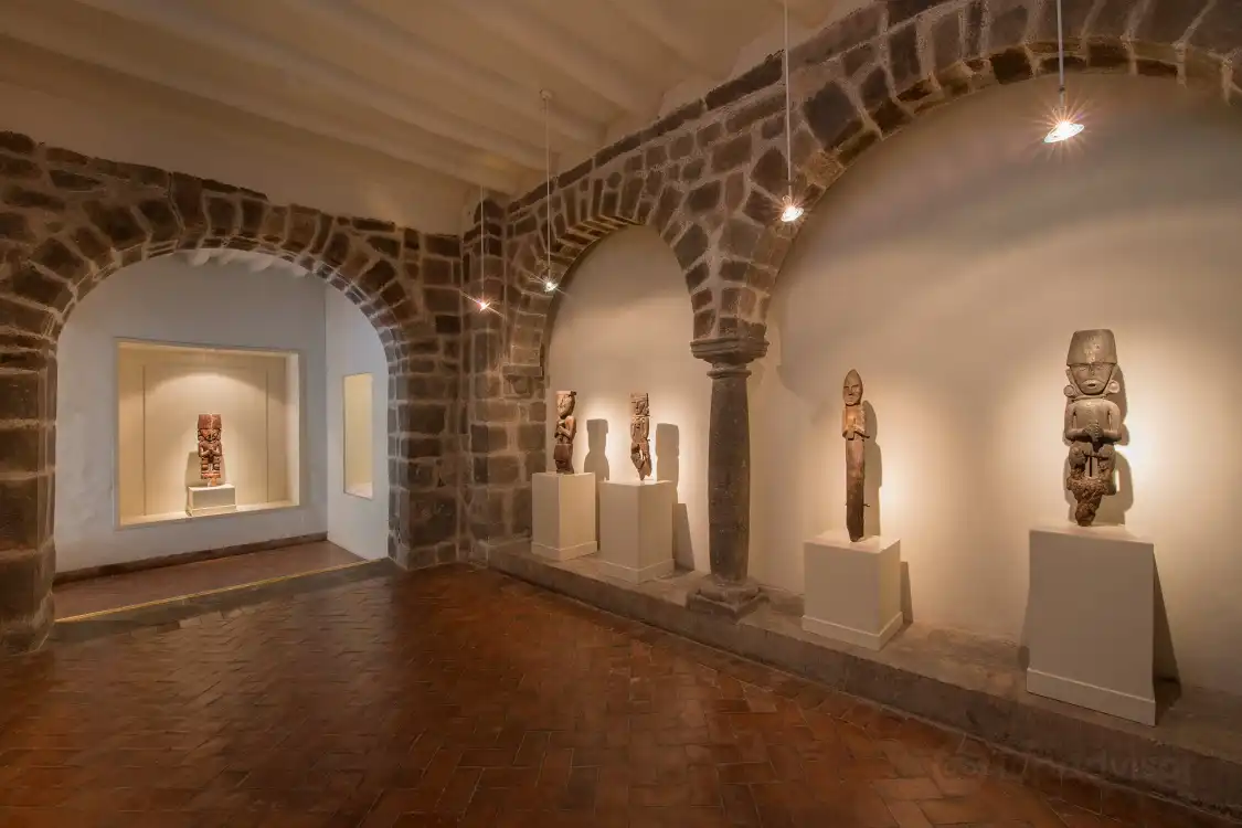 Hotels near Museo de Arte Precolombino(MAP)