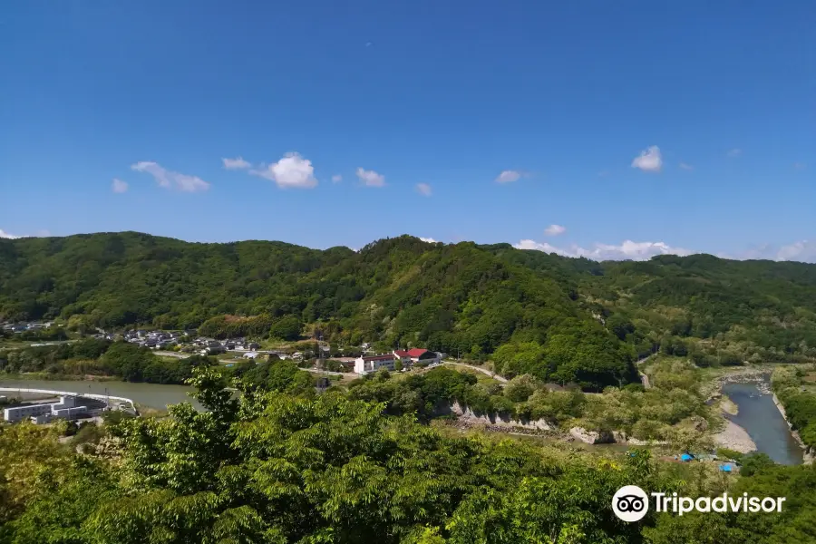 Komoro Castle Ruins ”KAIKOEN”