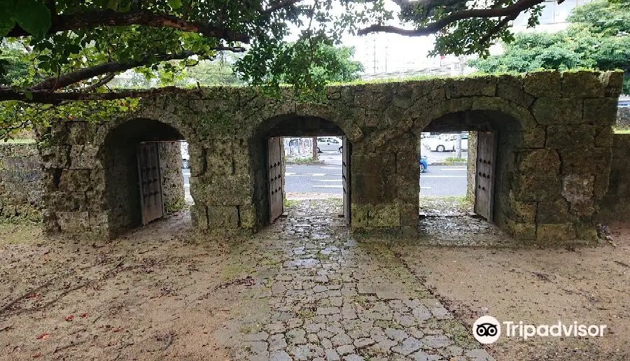 Stone gate, Old Sogenji Temple