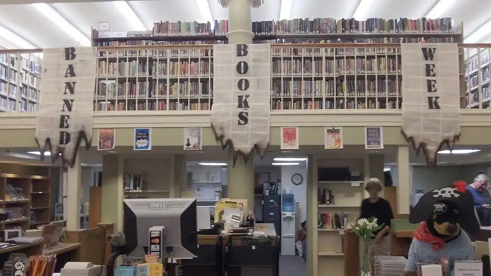 Các khách sạn gần Rutland Free Library