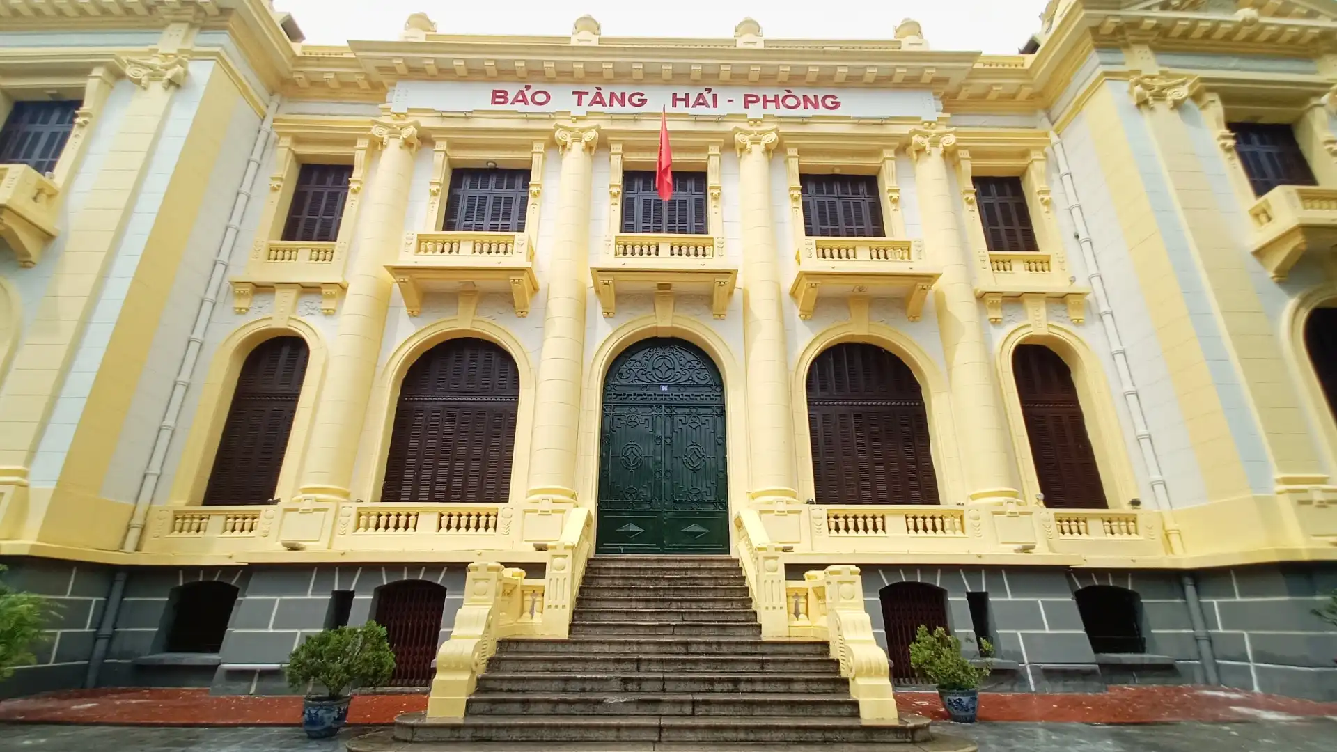 Hotels near Hai Phong Museum