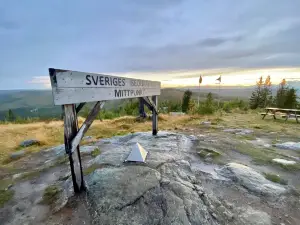 Sveriges Mittpunkt, Flataklocken