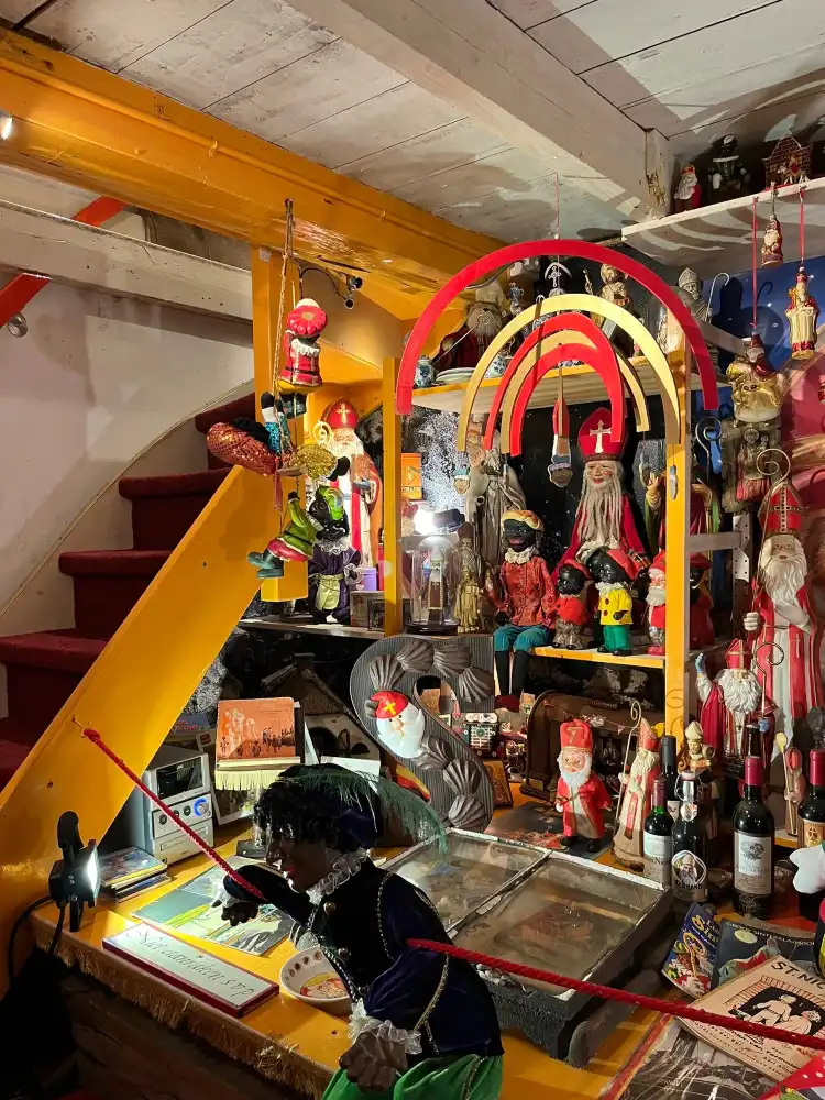 Hotels near Het Sinterklaasmuseum