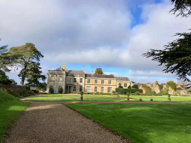 Hotels in Lamport