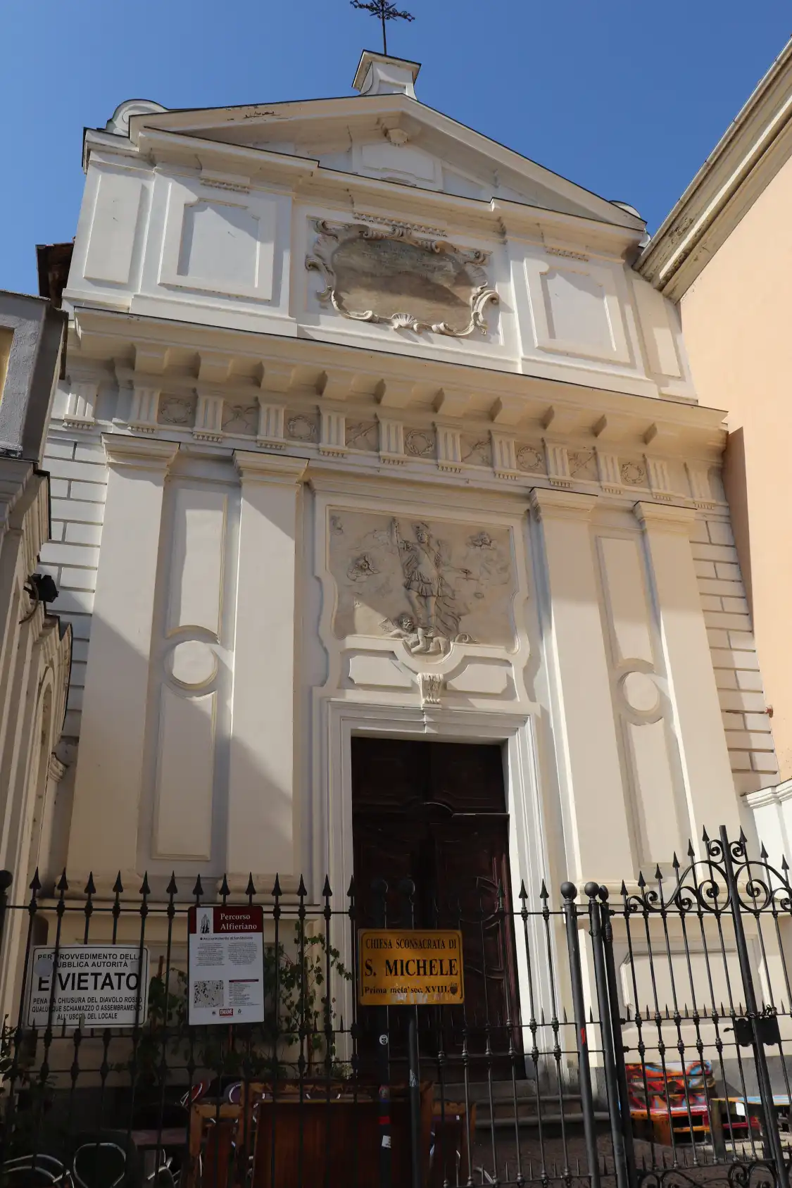 Hotel in zona Chiesa dell'ex Confraternita di San Michele