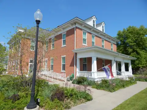 스콧버그 홀리데이 인 익스프레스 숙소