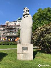 Henrik Ibsen-statue