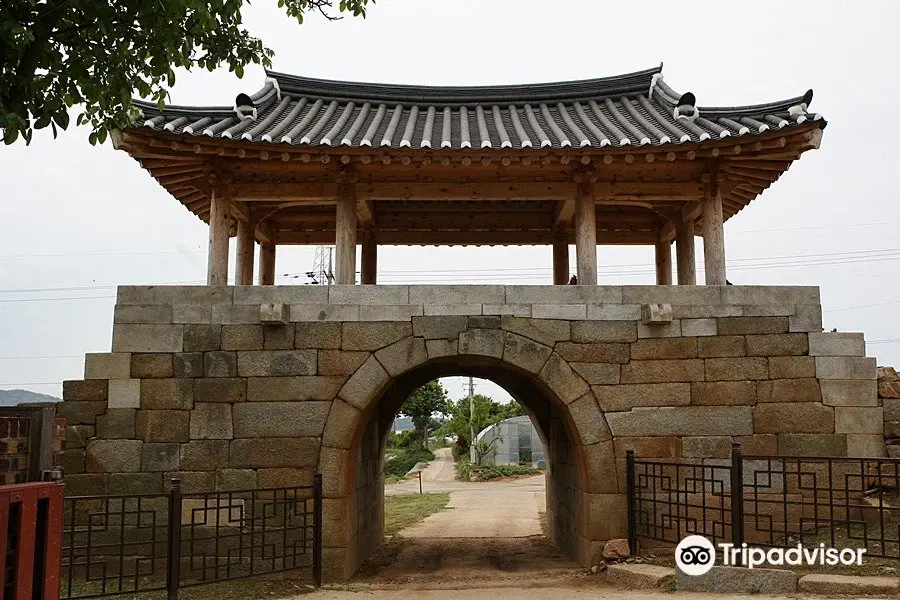 Gyodong Eupseong Fortress