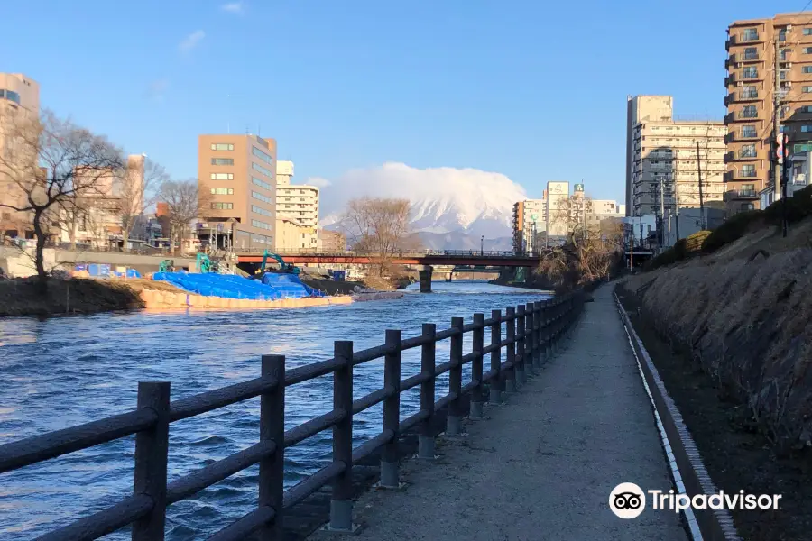 Kaiunbashi Bridge