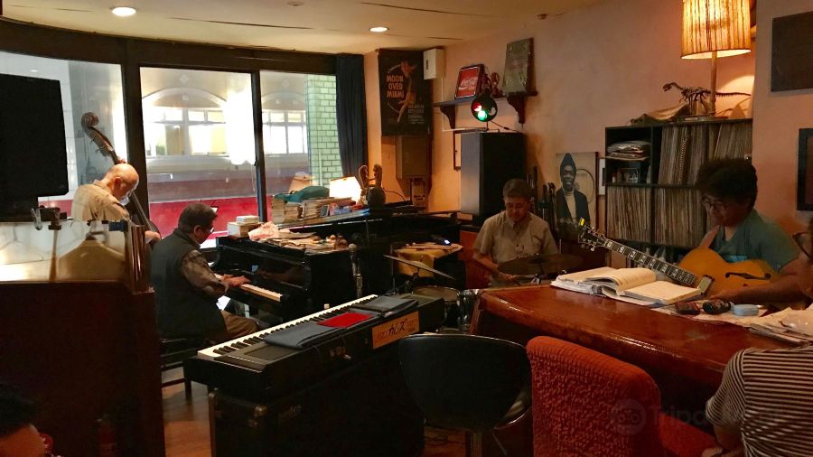 Jazz Live Kam's House