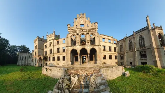 Pałac w Kopicach