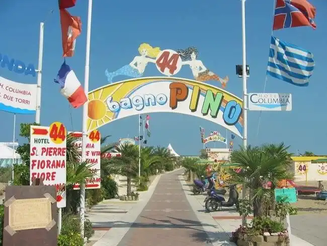 Hotels near Bagno Pino Spiaggia no44