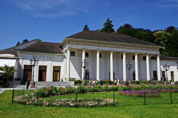 Hotel dekat Kurhaus