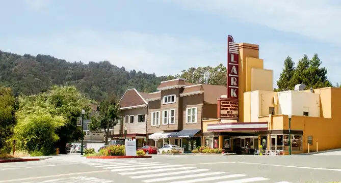 Hotels in Larkspur