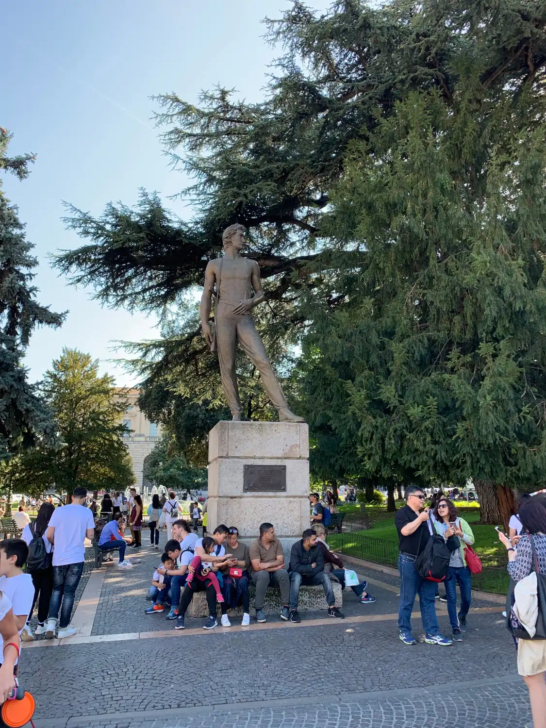 Statua dei caduti per la libertà附近的飯店