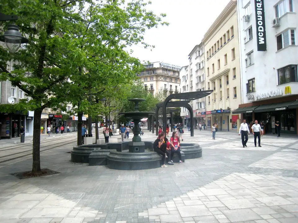 1_Slaveykov Square