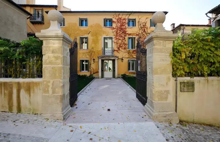 Hotels in der Nähe von Villa Freya