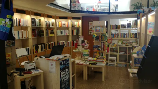 Libreria Le Pagine Sul Lago