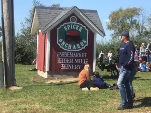 Spicer Orchards Farm Market, Cider Mill, Fudge, Bakery