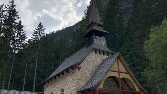 Cappella 'Lago di Braies'