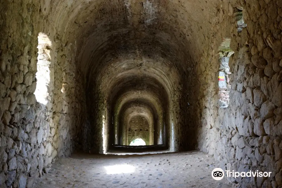 Ansignan aqueduct