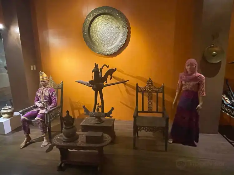 Hotel dekat Museum of Three Cultures