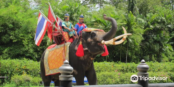 Samphran Elephant Ground And Zoo