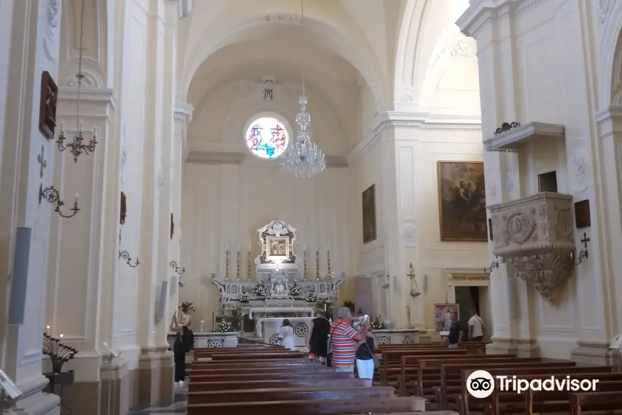 Basilica Santuario 'Santa Maria De Finibus Terrae'