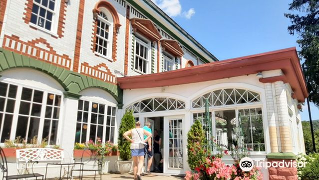 The Hall at Castle Inn