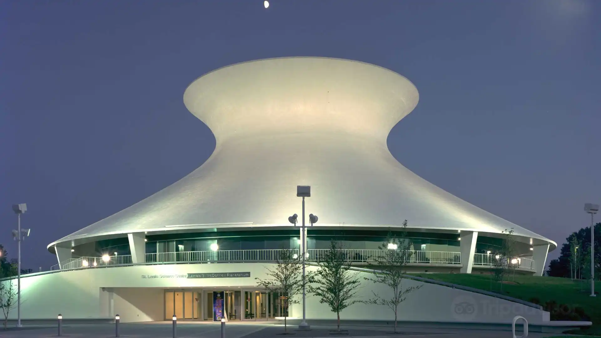 Hotels near James S. McDonnell Planetarium