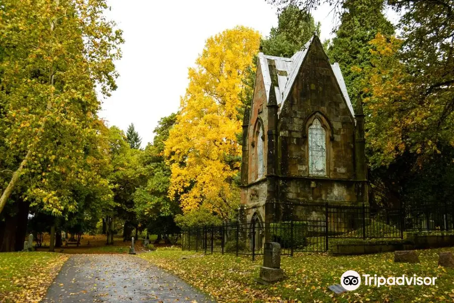 Lone Fir Cemetery