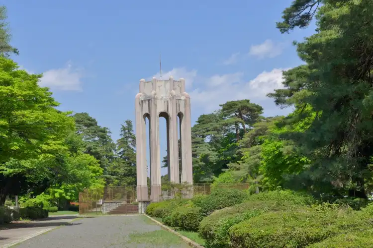 Hotels near Tama Cemetery