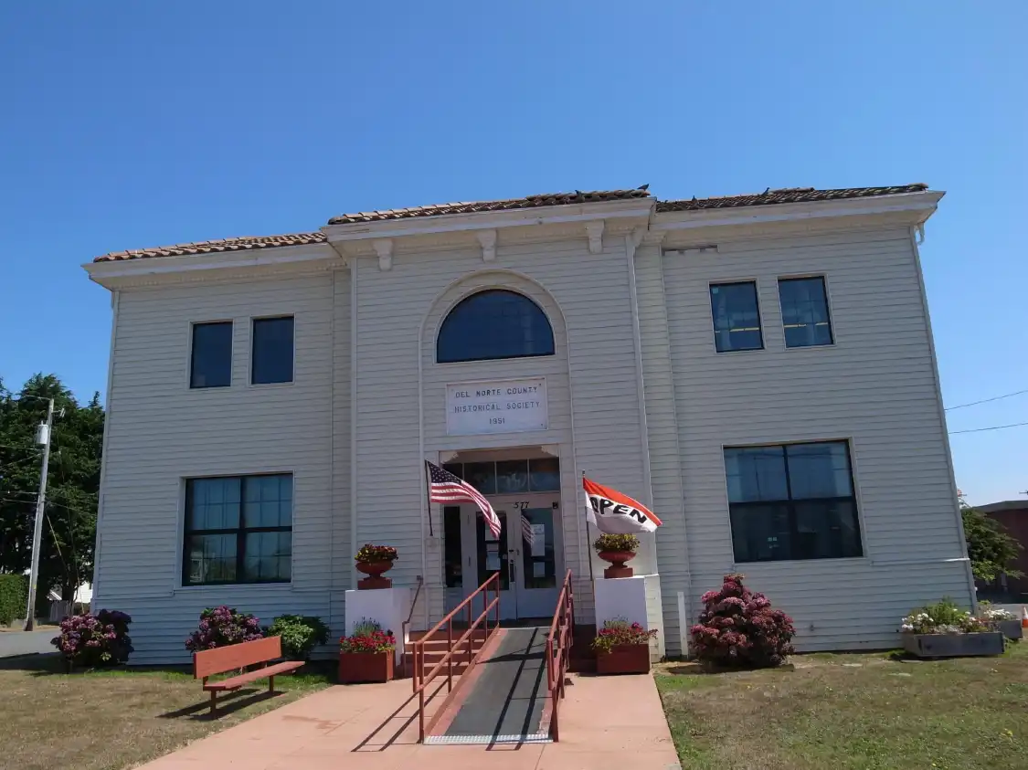 Các khách sạn gần Del Norte County History Museum