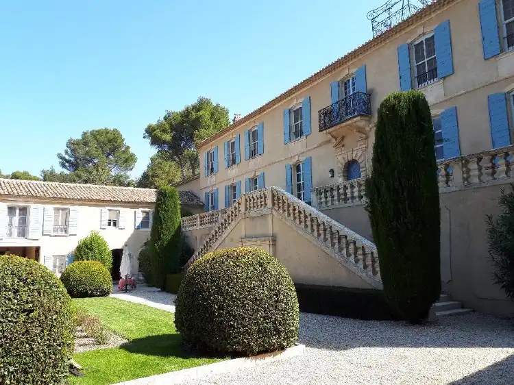 Hotels in Saint-Etienne-Du-Gres