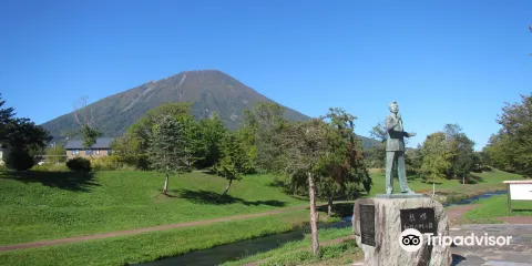 Hosokawa Takashi Memorial Statue