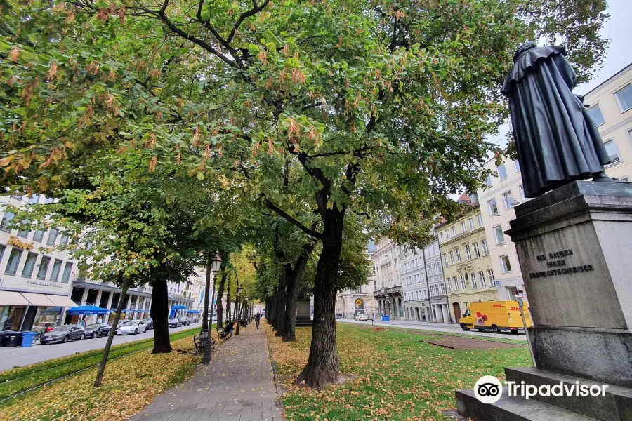 Promenadeplatz