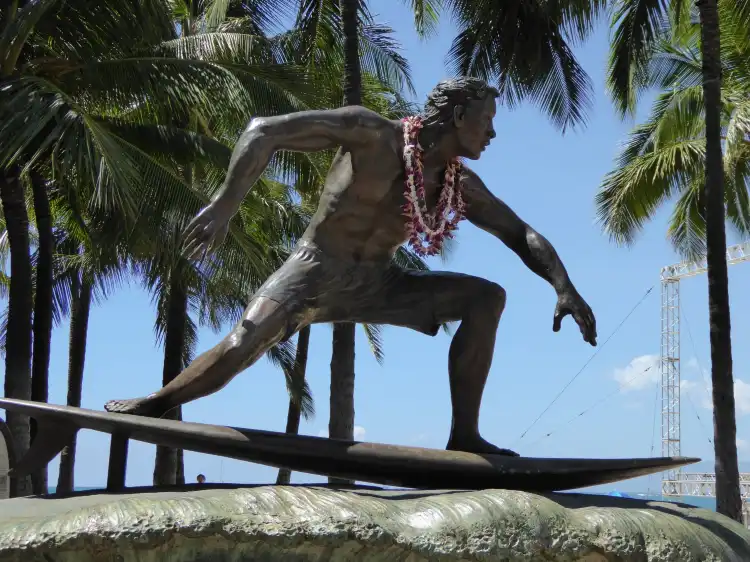 Hotels in der Nähe von Surfer Statue