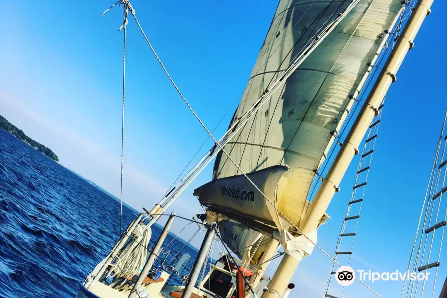 Schooner Jeanie B