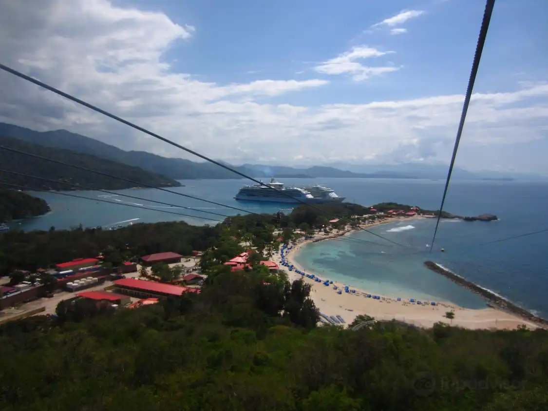Hotels near Dragon's Breath