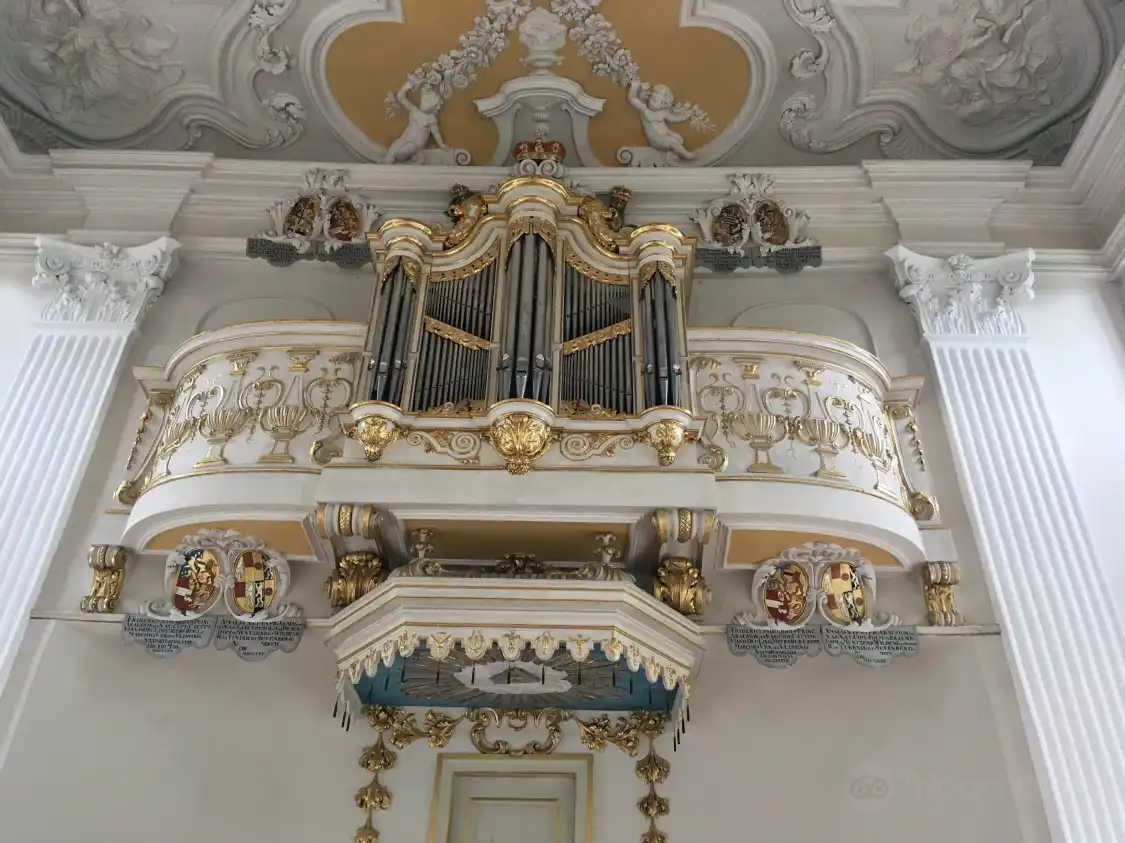 Hotels near Schloss Oranienstein
