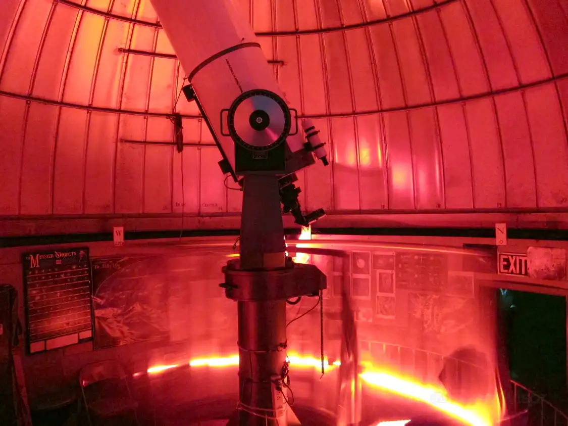 Hotels near Frosty Drew Observatory & Sky Theater