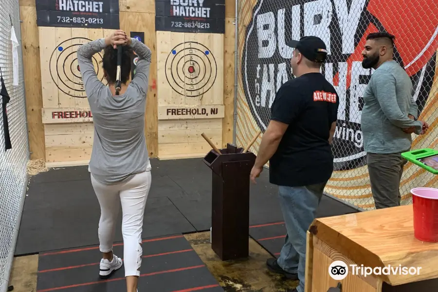 Bury the Hatchet Freehold - Axe Throwing