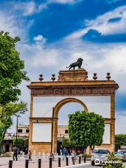 Triumphal Arch of the Causeway of the Heroes