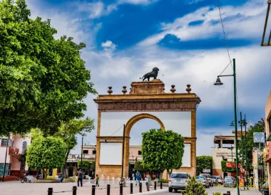 León