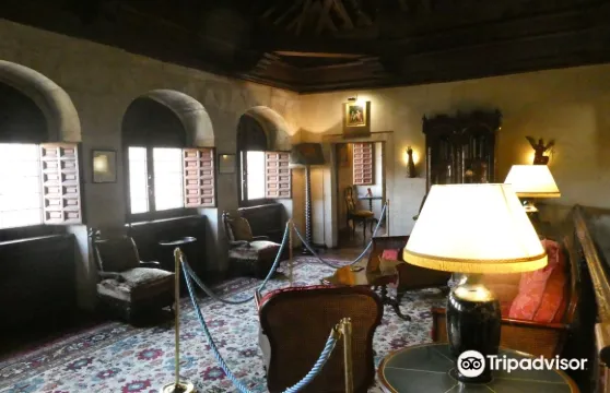 蒙特雷宮門票長者